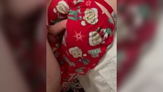 Непослушная сводная сестра наклонилась и сухо трахнулась на Рождество порно